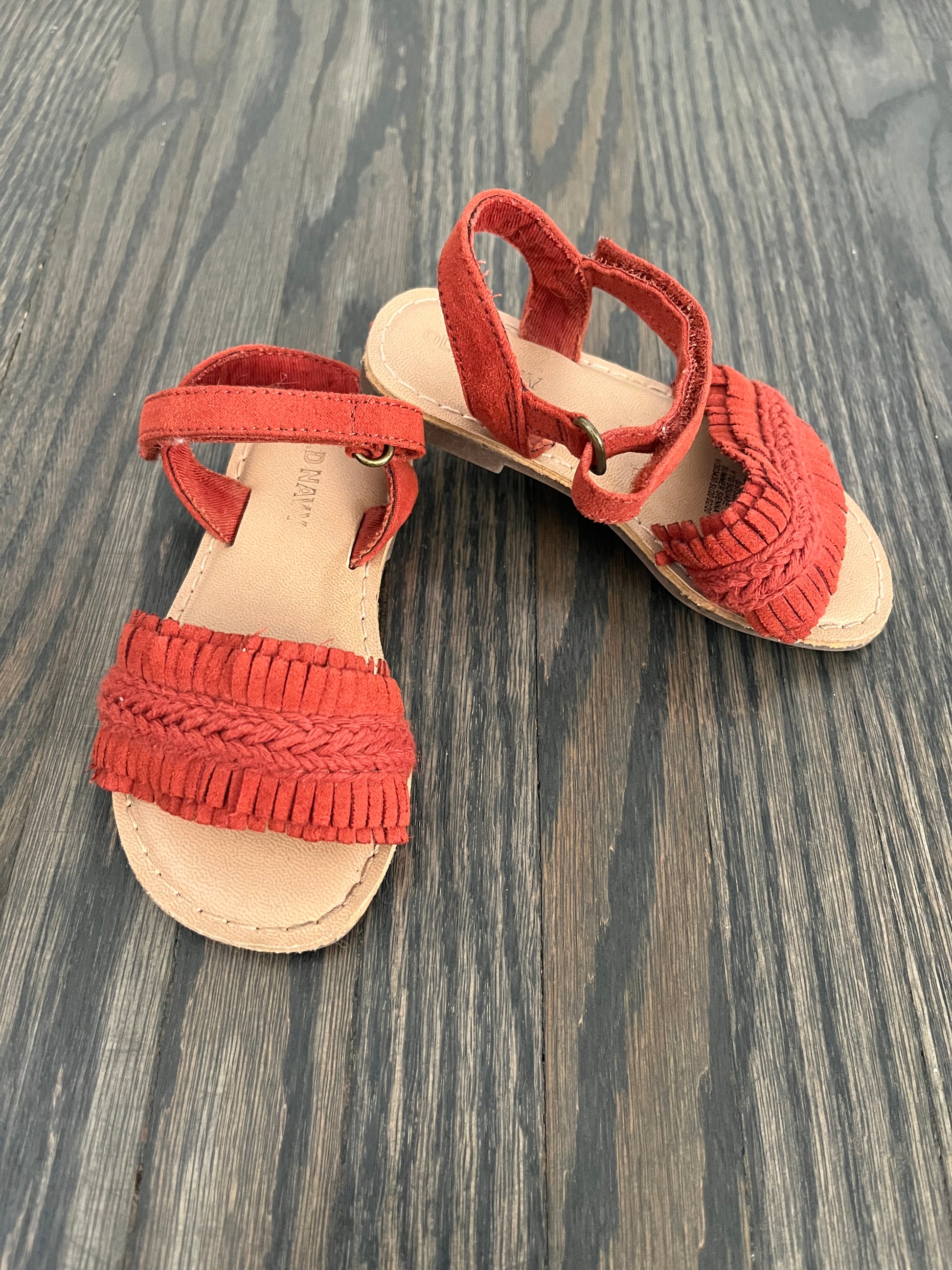 Old Navy sandals Size 6C Oak Beck